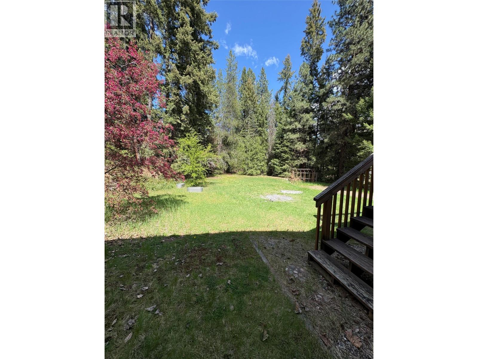 945 Pine Crescent, Genelle, BC - Outdoor