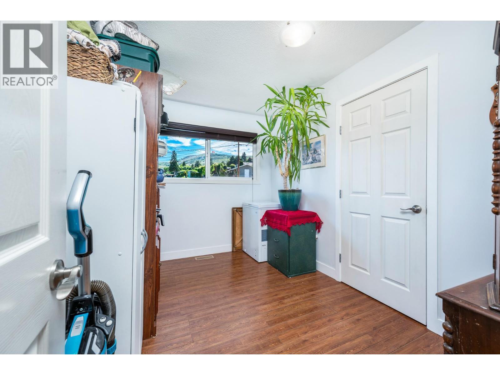 6485 Cardinal Road, Vernon, BC - Indoor Photo Showing Other Room