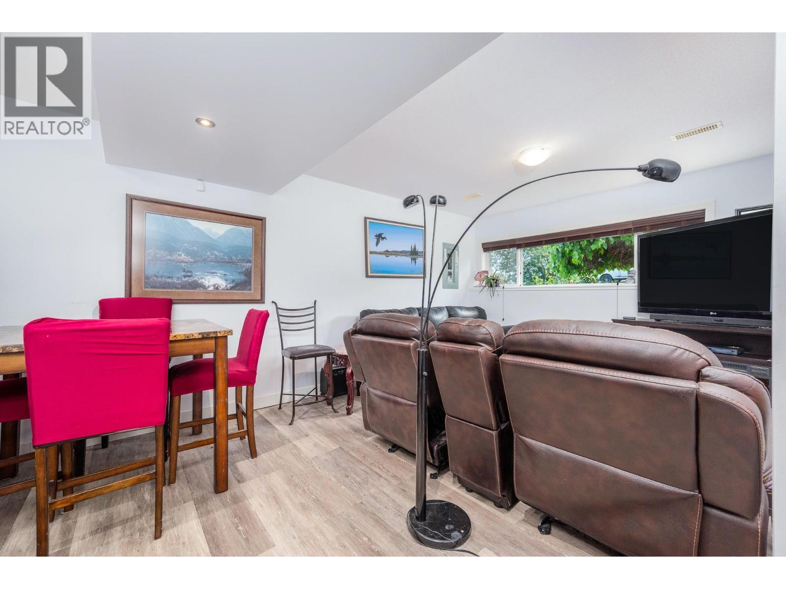6485 Cardinal Road, Vernon, BC - Indoor