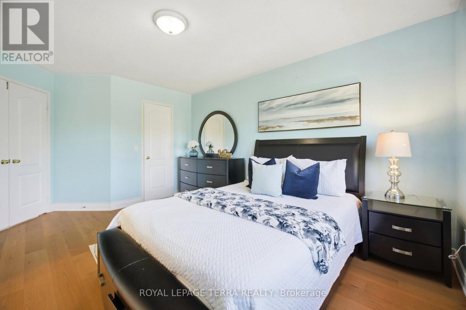 6262 Miriam Way, Mississauga, ON - Indoor Photo Showing Bedroom