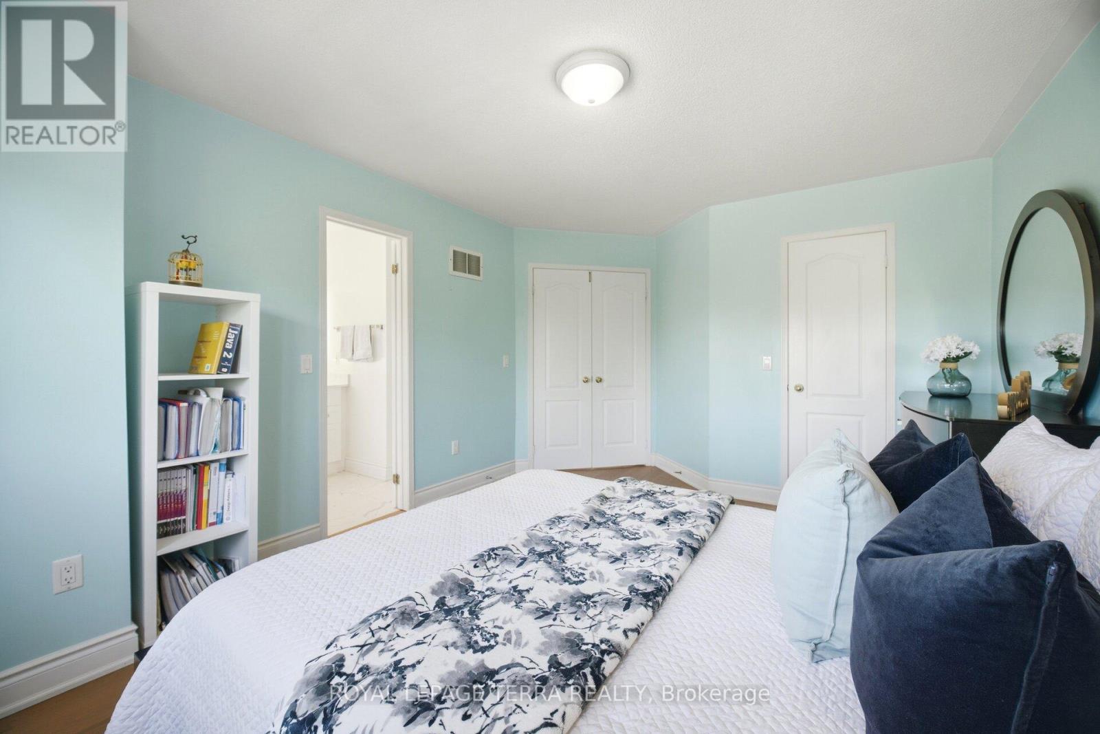 6262 Miriam Way, Mississauga, ON - Indoor Photo Showing Bedroom