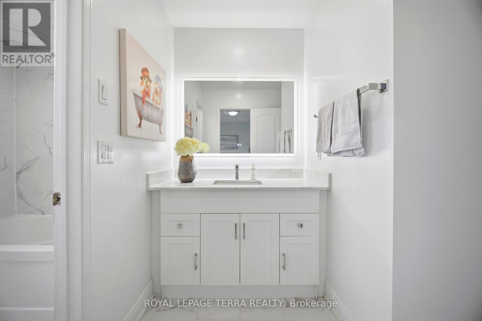 6262 Miriam Way, Mississauga, ON - Indoor Photo Showing Bathroom