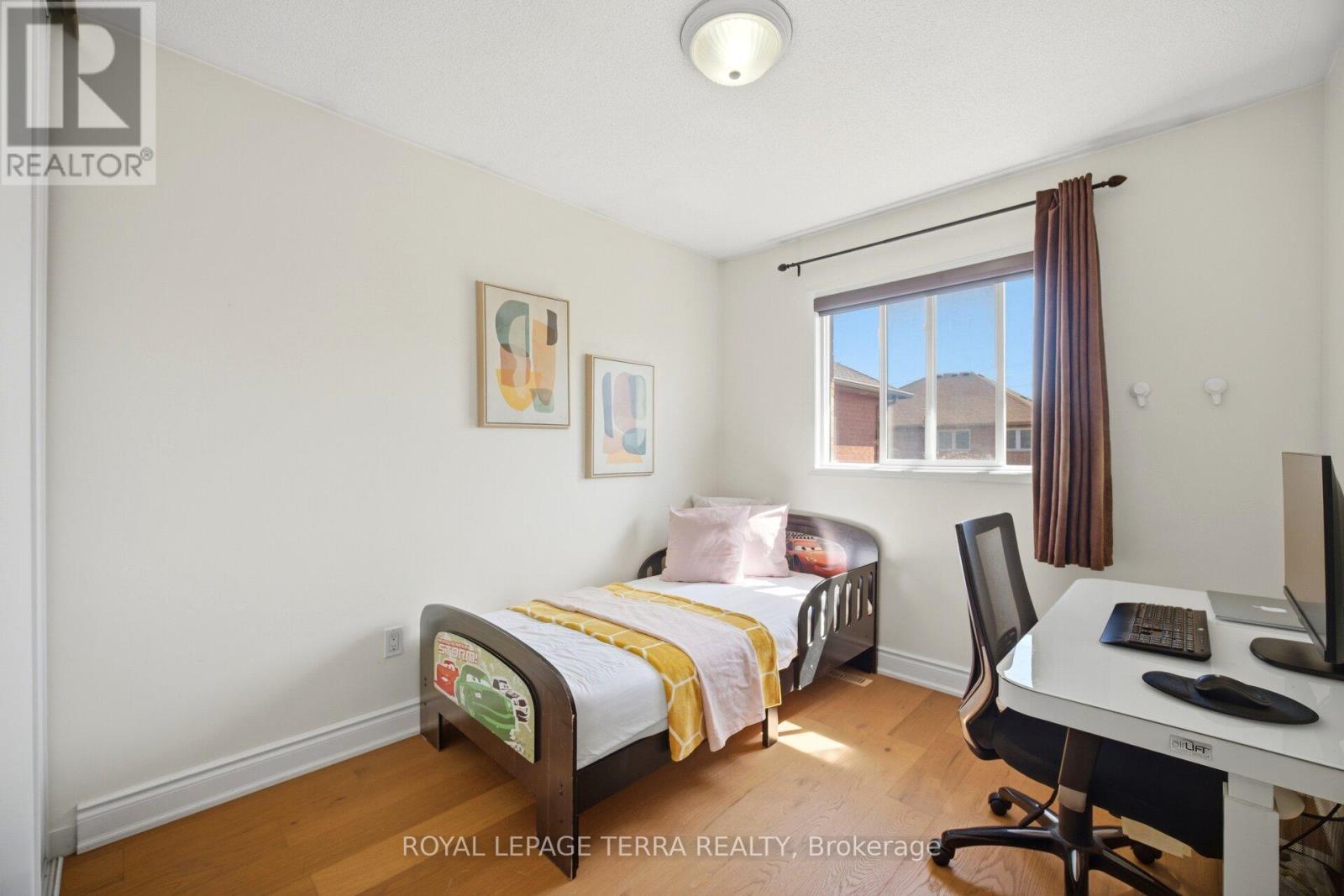 6262 Miriam Way, Mississauga, ON - Indoor Photo Showing Bedroom