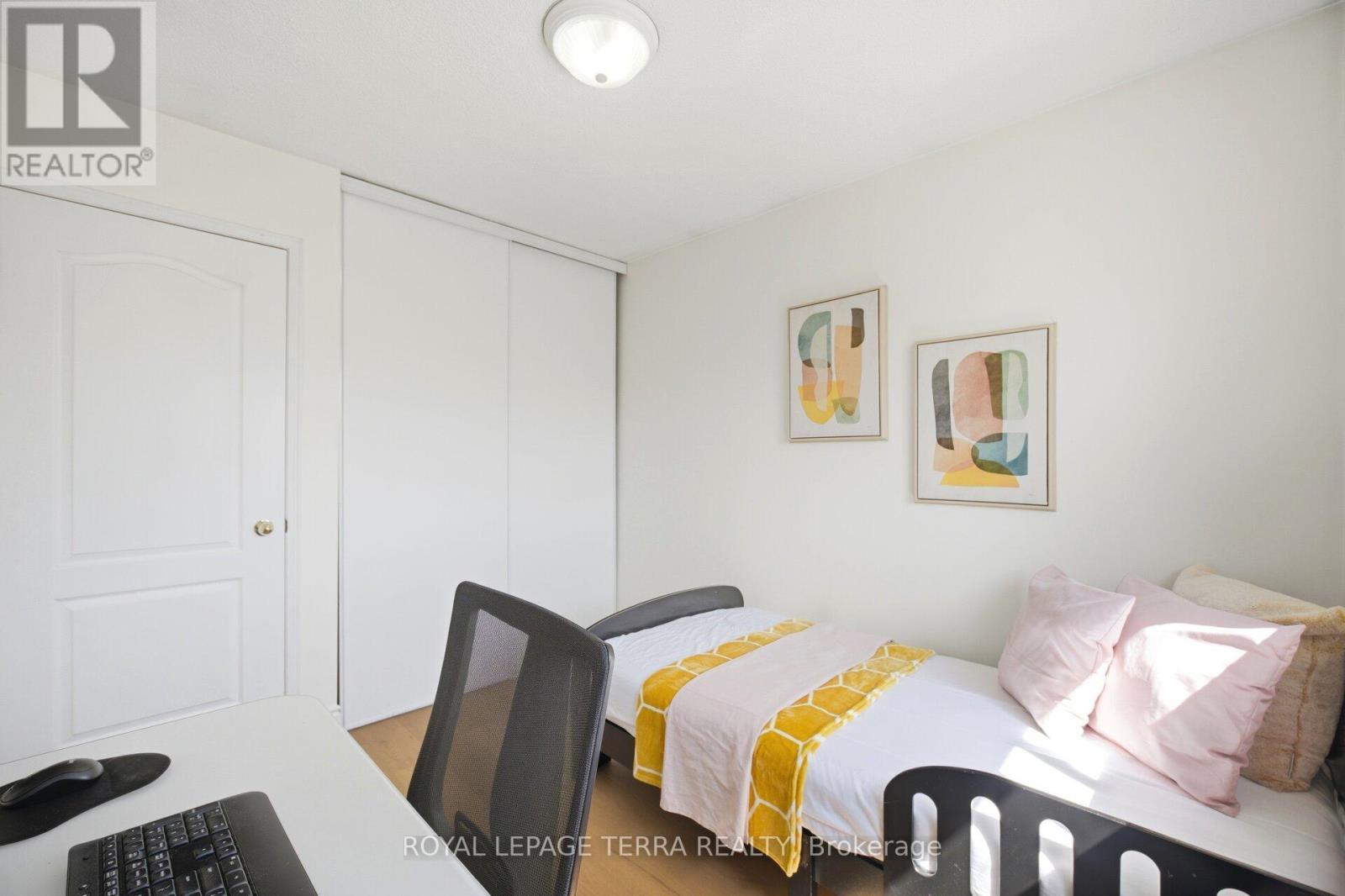 6262 Miriam Way, Mississauga, ON - Indoor Photo Showing Bedroom