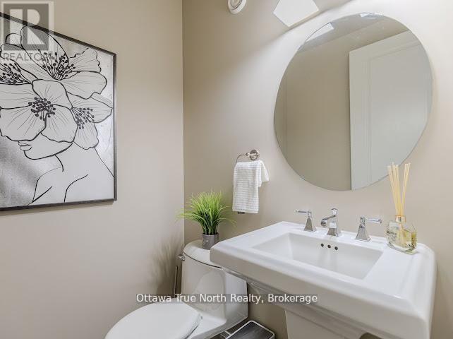 105 Black Maple Private, Ottawa, ON - Indoor Photo Showing Bathroom