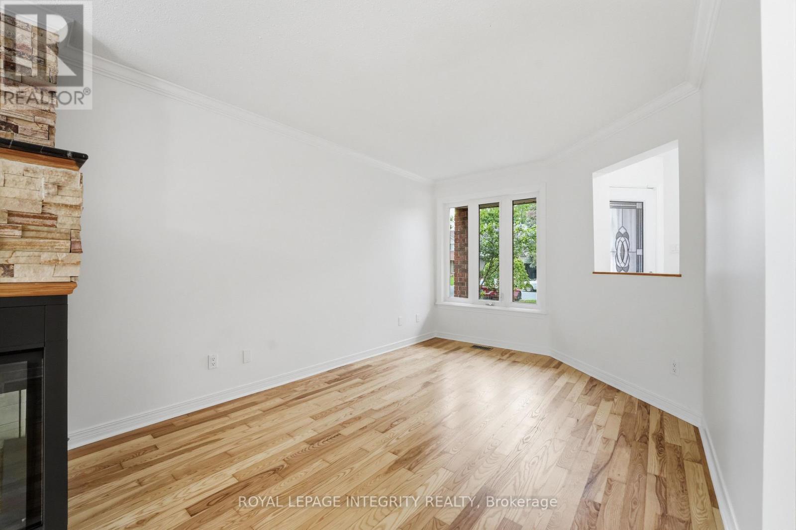 76 Hunterswood Crescent, Ottawa, ON - Indoor Photo Showing Other Room