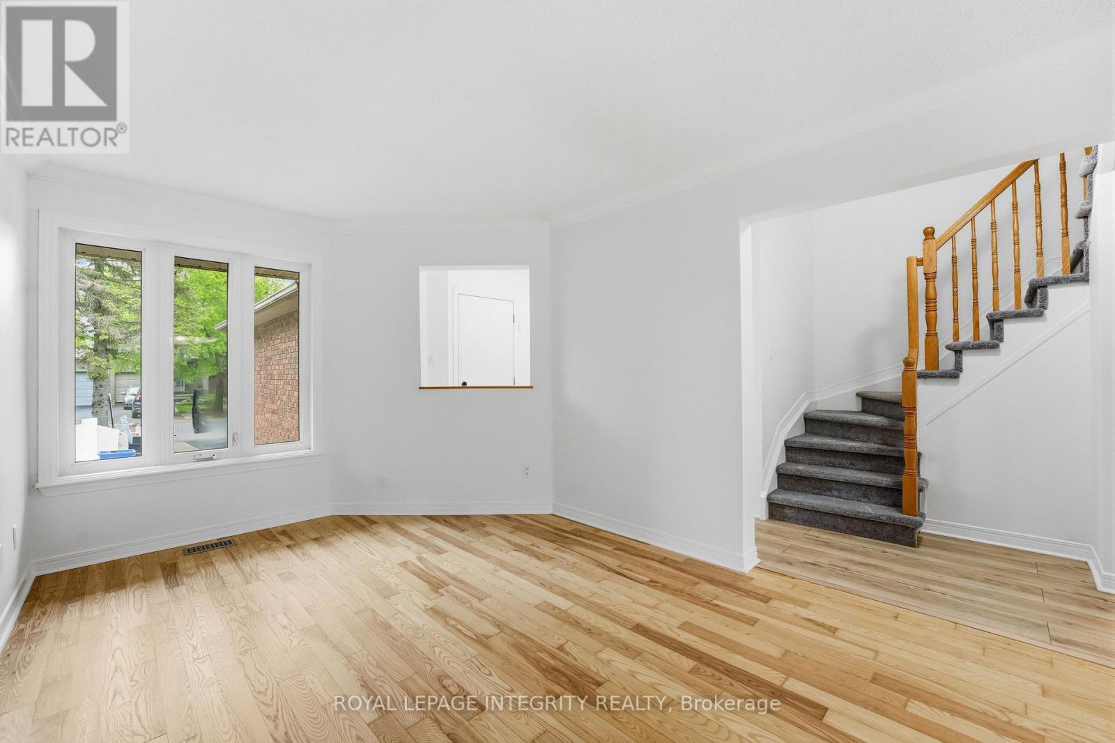 76 Hunterswood Crescent, Ottawa, ON - Indoor Photo Showing Other Room
