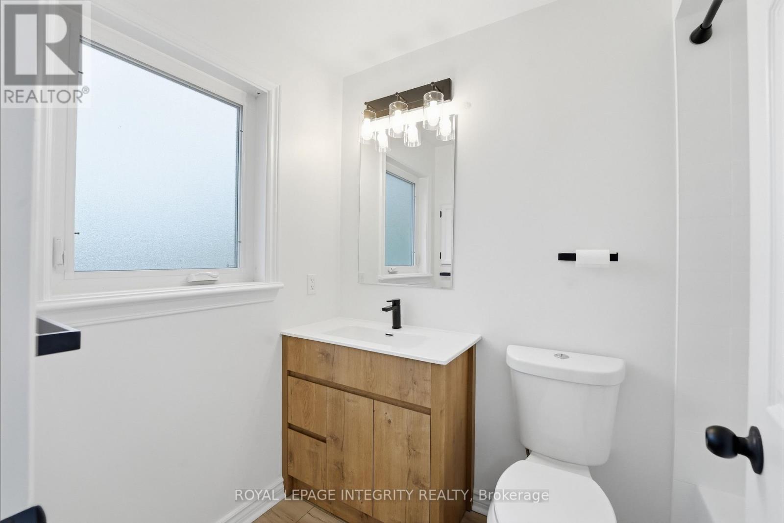 76 Hunterswood Crescent, Ottawa, ON - Indoor Photo Showing Bathroom