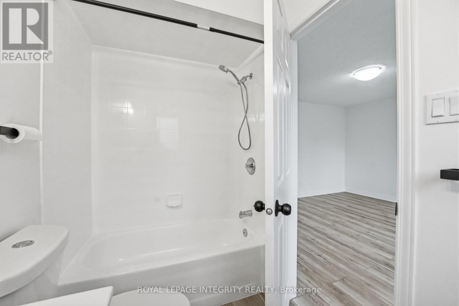 76 Hunterswood Crescent, Ottawa, ON - Indoor Photo Showing Bathroom