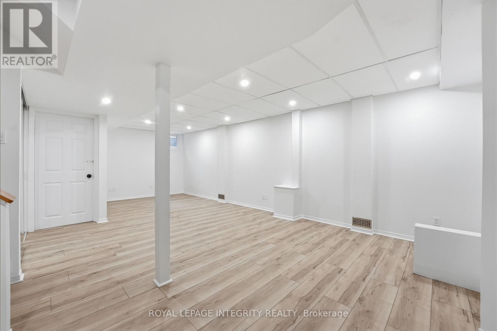 76 Hunterswood Crescent, Ottawa, ON - Indoor
