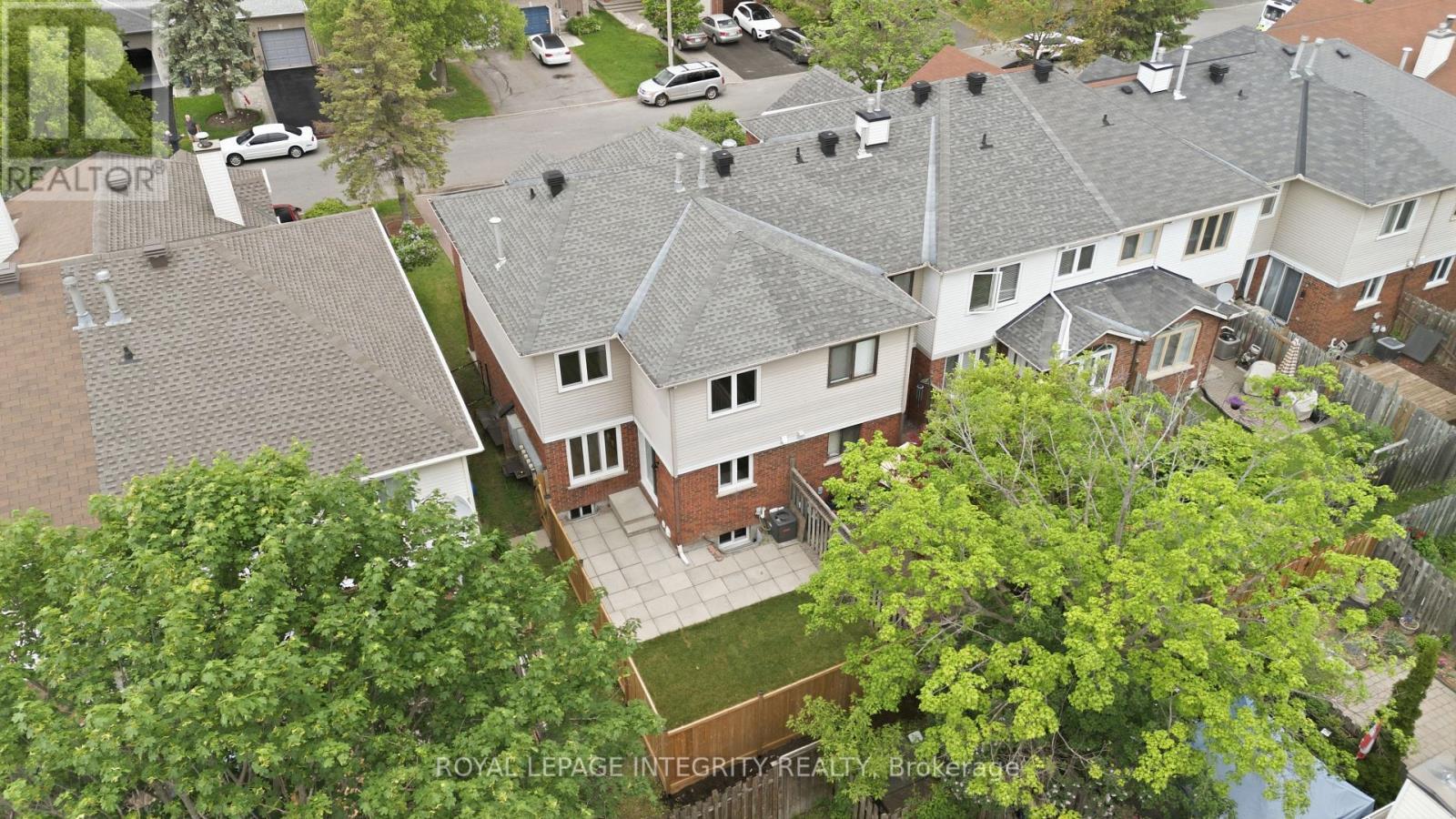 76 Hunterswood Crescent, Ottawa, ON - Outdoor