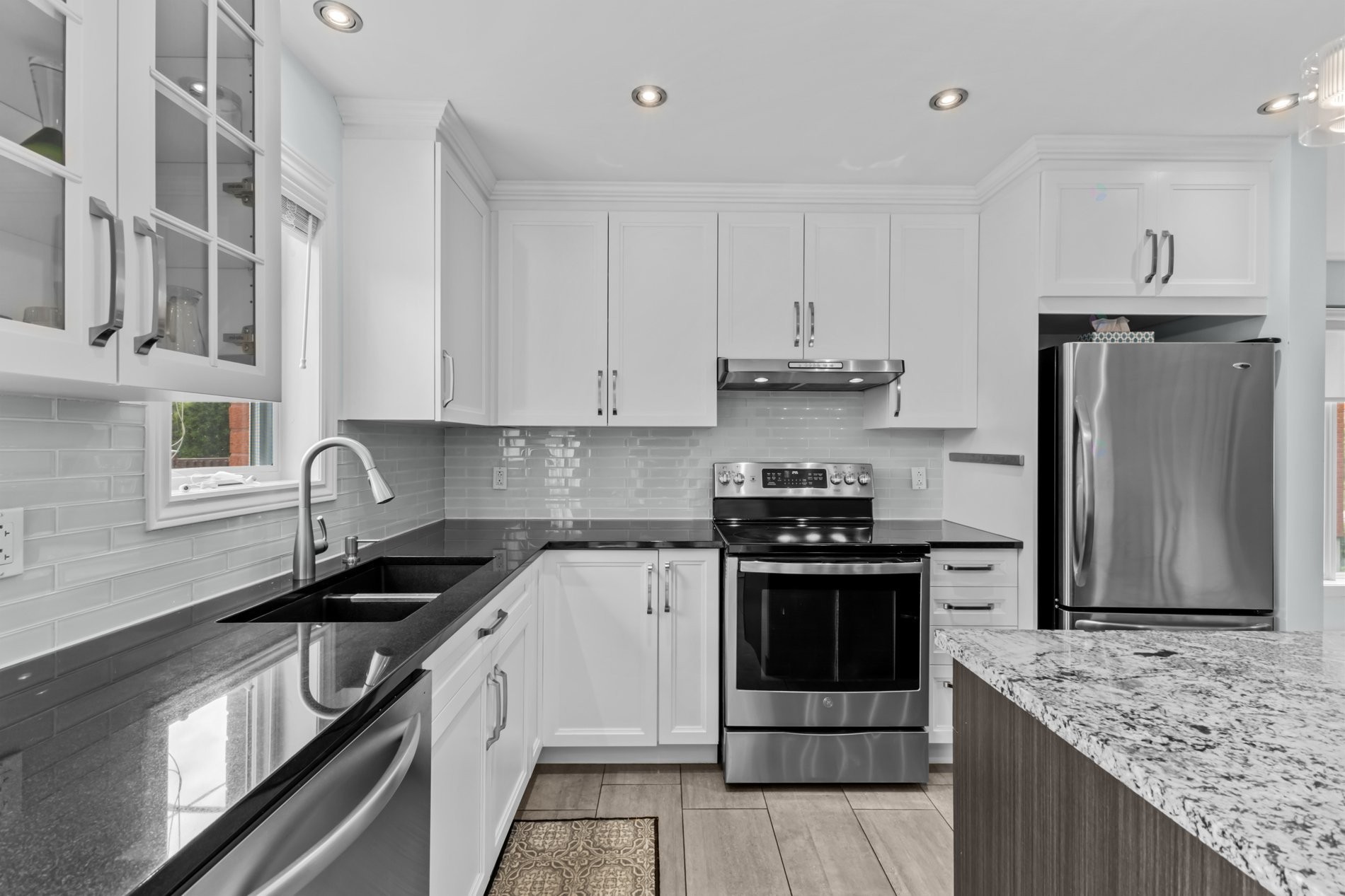 Kitchen - 2654Z Rue Anne-Hébert, Montréal (Mercier/Hochelaga-Maisonneuve), QC - Indoor Photo Showing Kitchen With Double Sink With Upgraded Kitchen