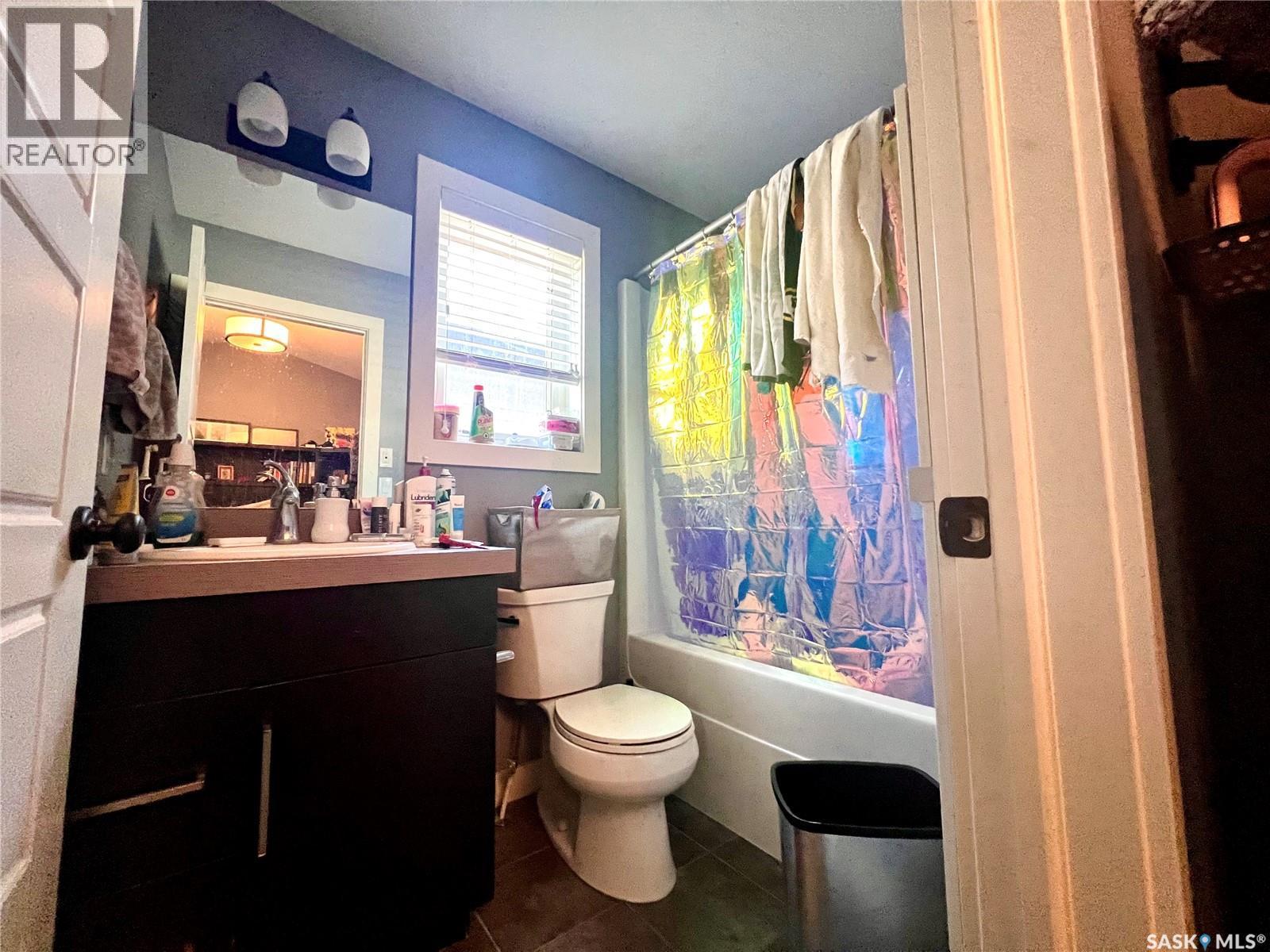 110 Childers Crescent, Saskatoon, SK - Indoor Photo Showing Bathroom