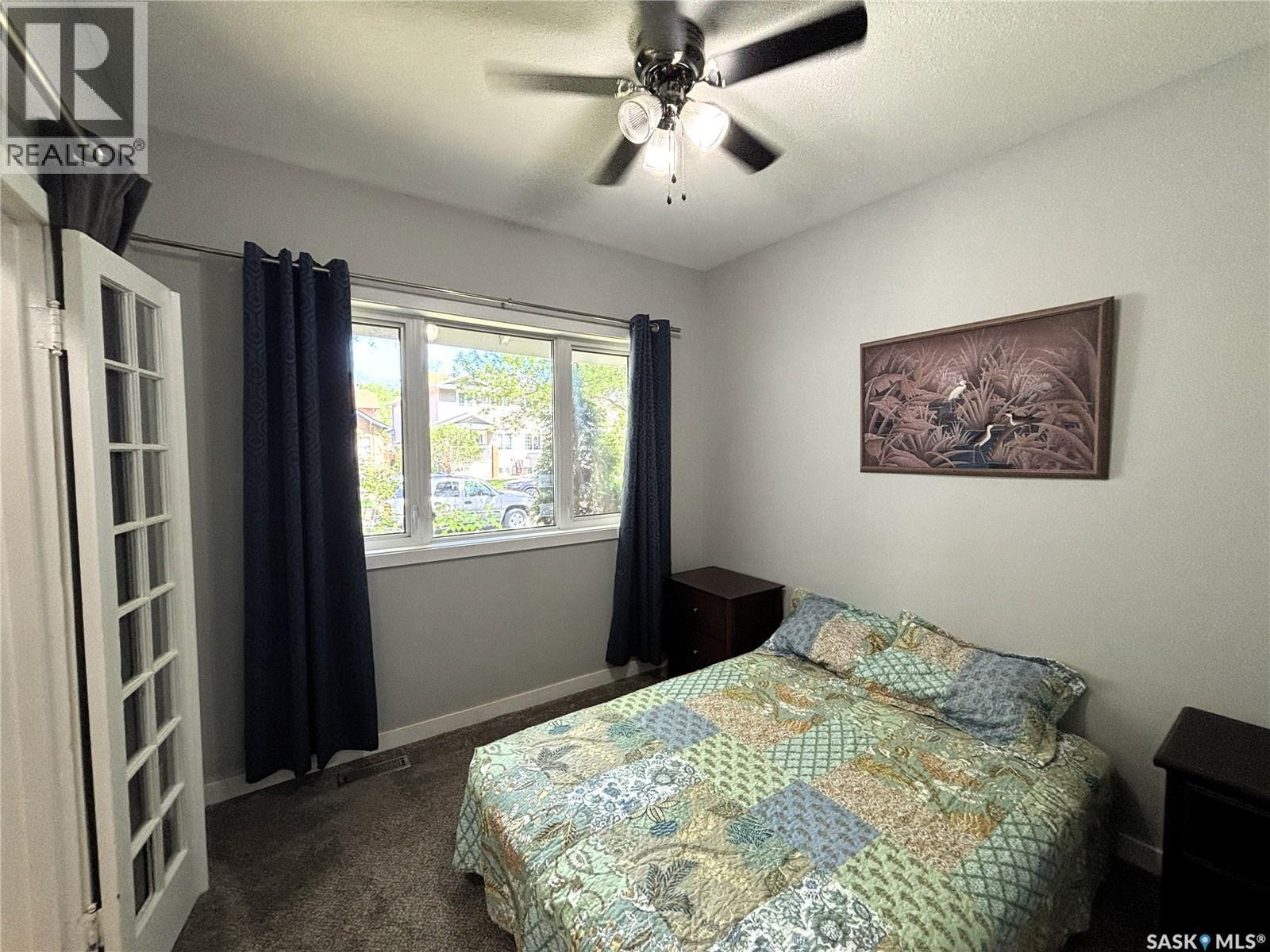 819 5Th Avenue N, Saskatoon, SK - Indoor Photo Showing Bedroom