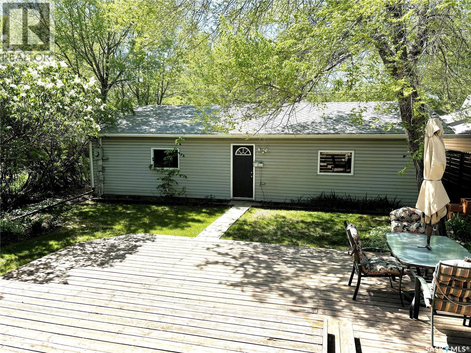 819 5Th Avenue N, Saskatoon, SK - Outdoor With Deck Patio Veranda