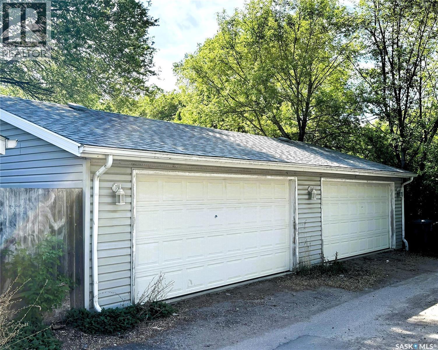 819 5Th Avenue N, Saskatoon, SK - Outdoor