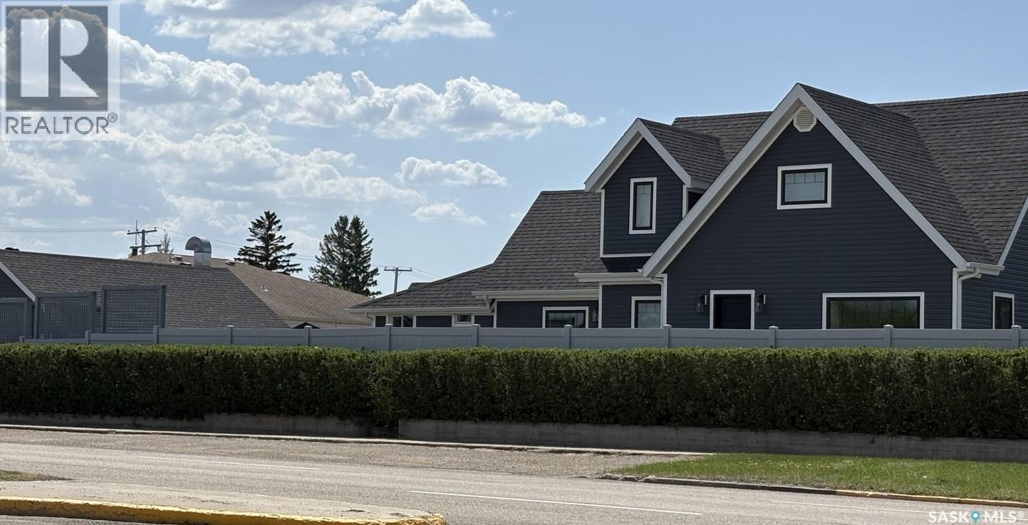 104 Central Boulevard, Nipawin, SK - Outdoor