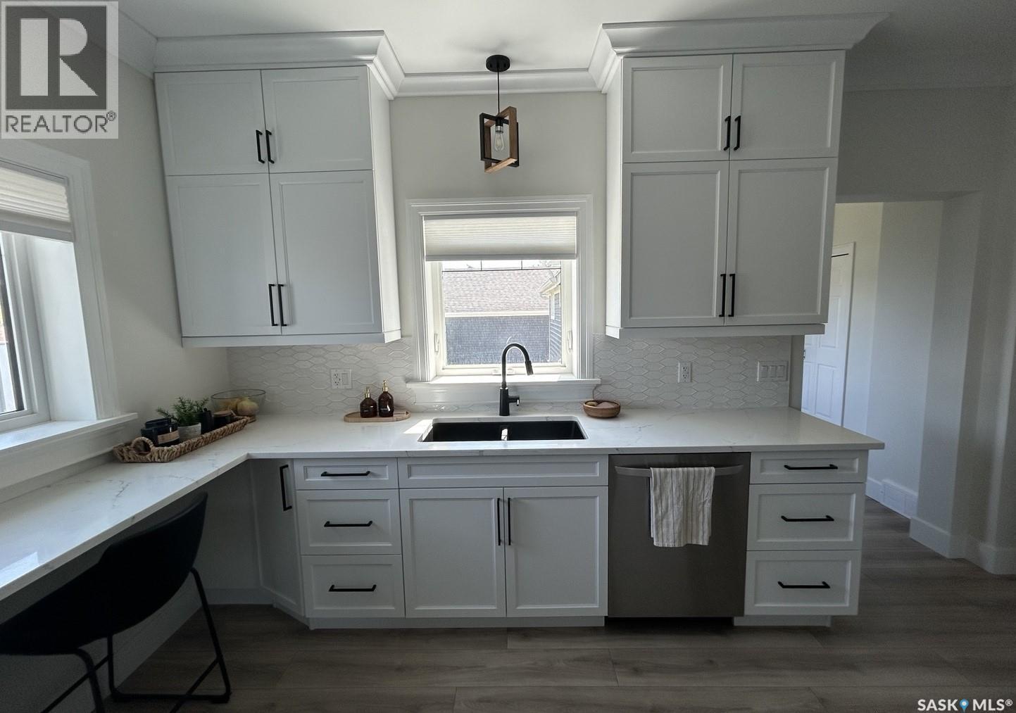 104 Central Boulevard, Nipawin, SK - Indoor Photo Showing Kitchen With Double Sink With Upgraded Kitchen
