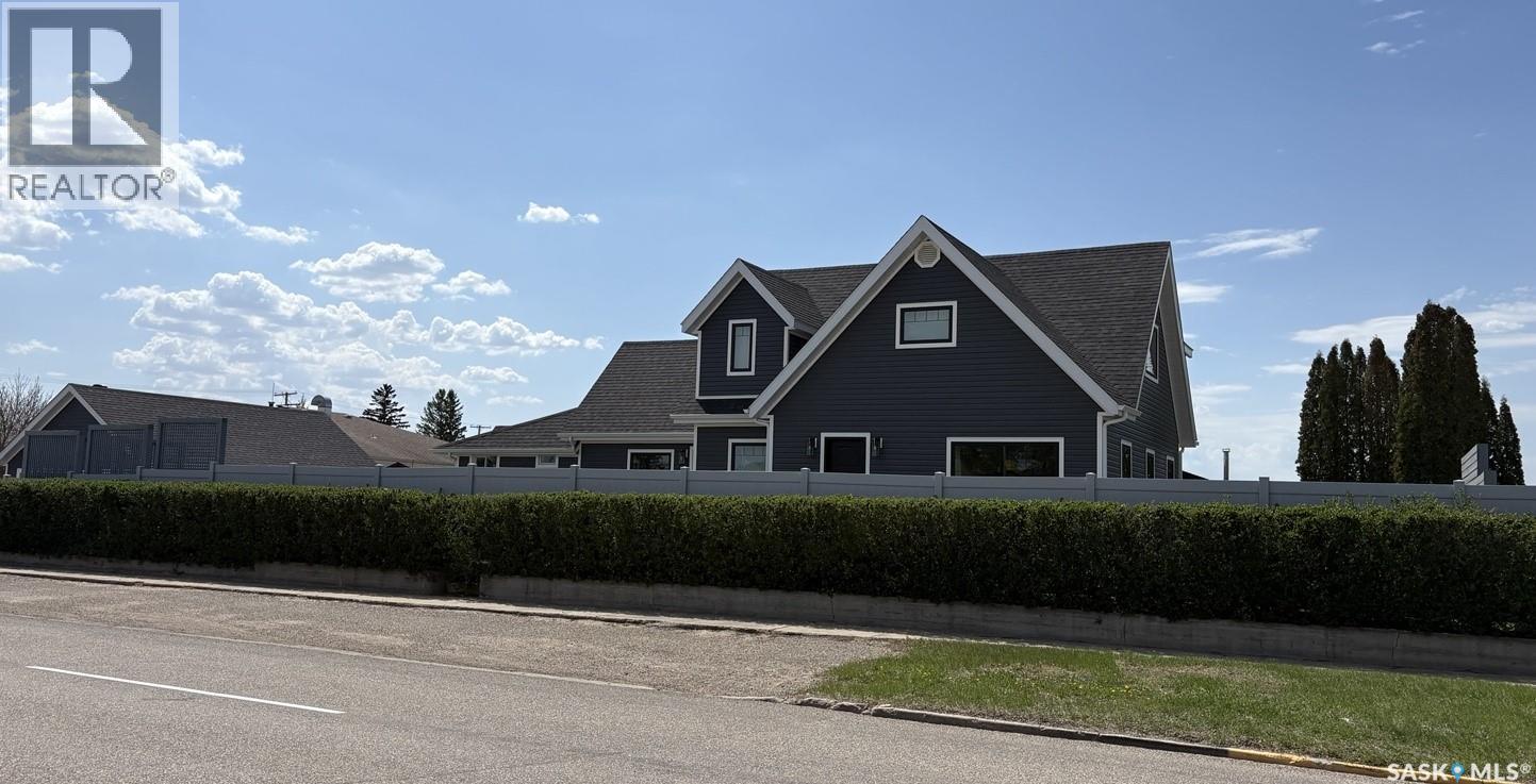 104 Central Boulevard, Nipawin, SK - Outdoor