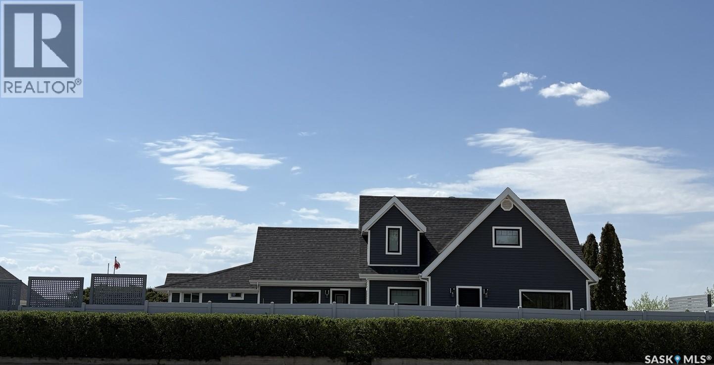 104 Central Boulevard, Nipawin, SK - Outdoor