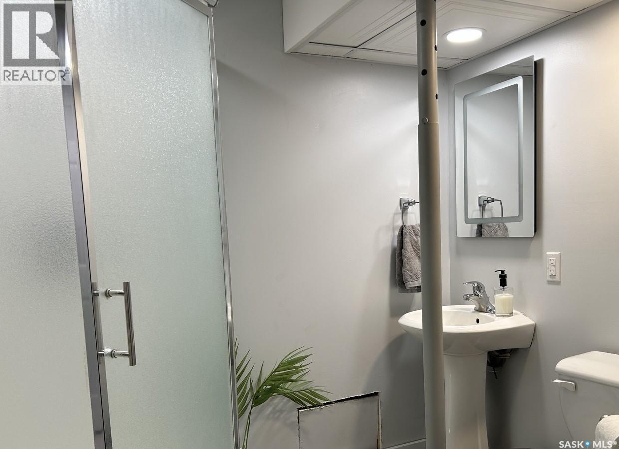 104 Central Boulevard, Nipawin, SK - Indoor Photo Showing Bathroom