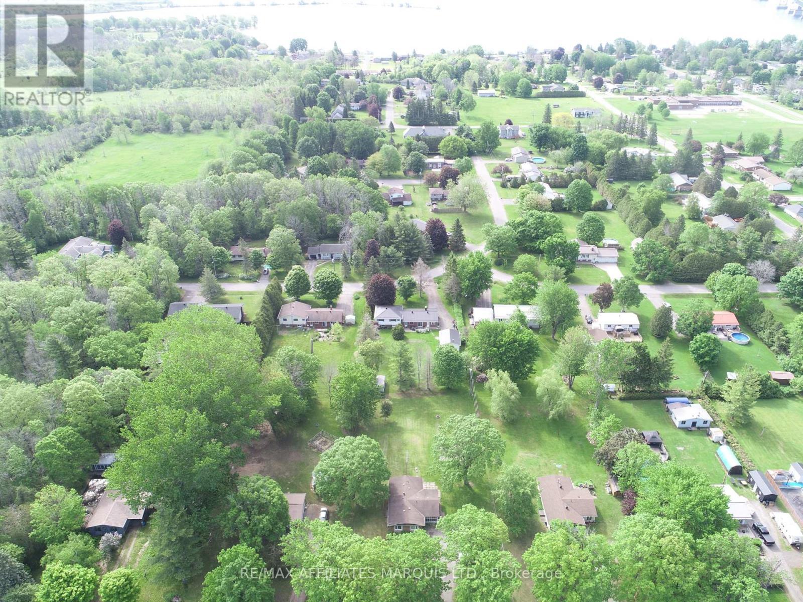 9 Sutton Drive, Edwardsburgh/Cardinal, ON - Outdoor With View