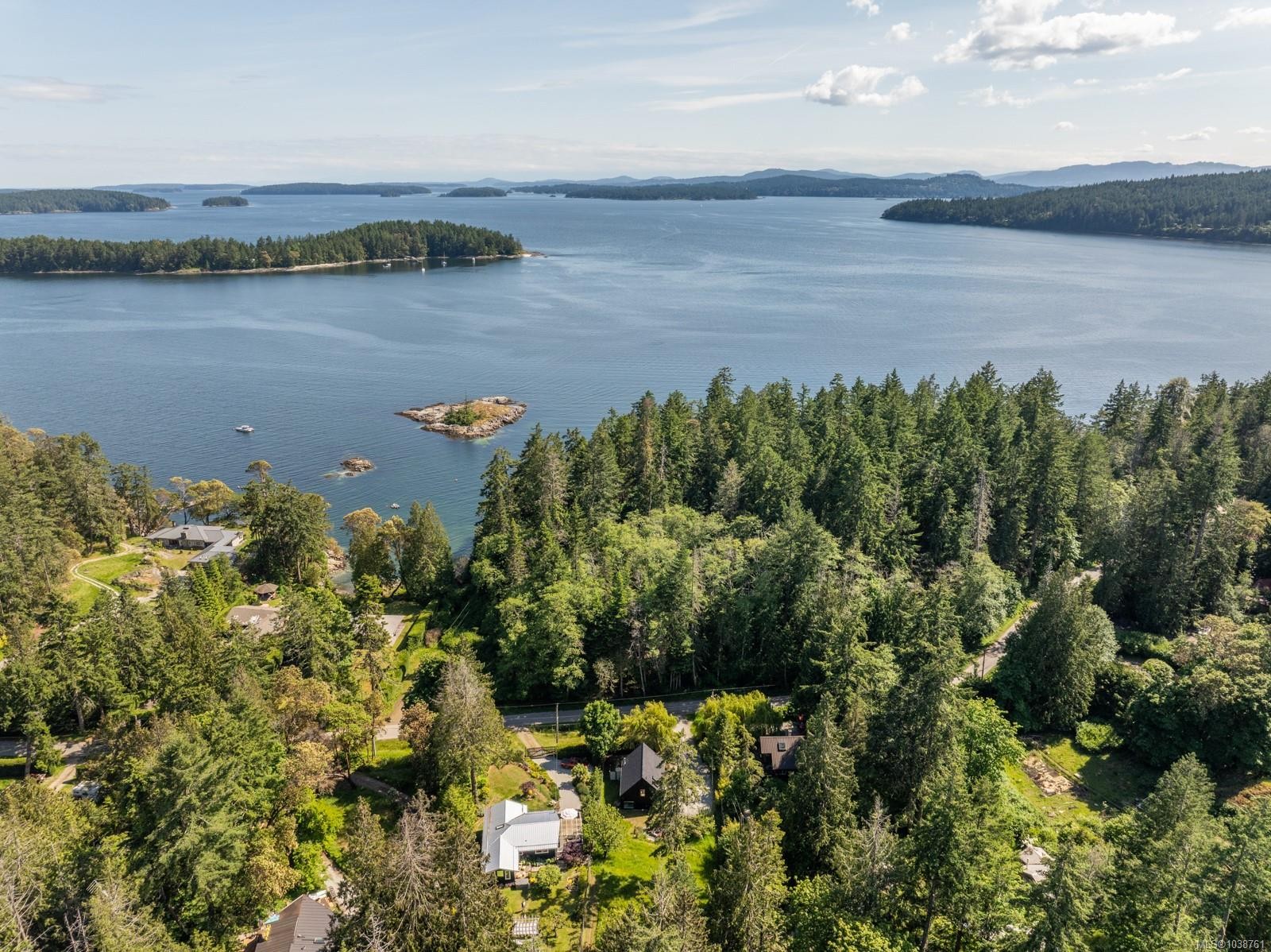 146 Menhinick Dr, Salt Spring, BC