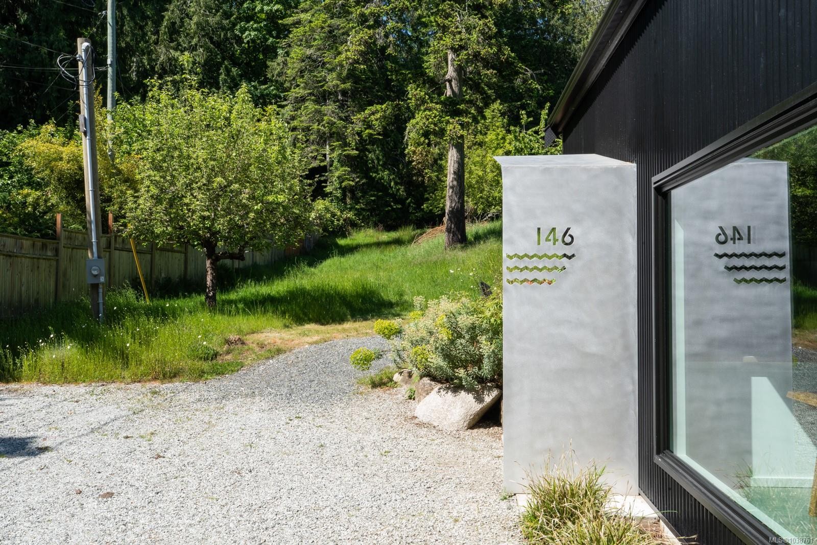 146 Menhinick Dr, Salt Spring, BC