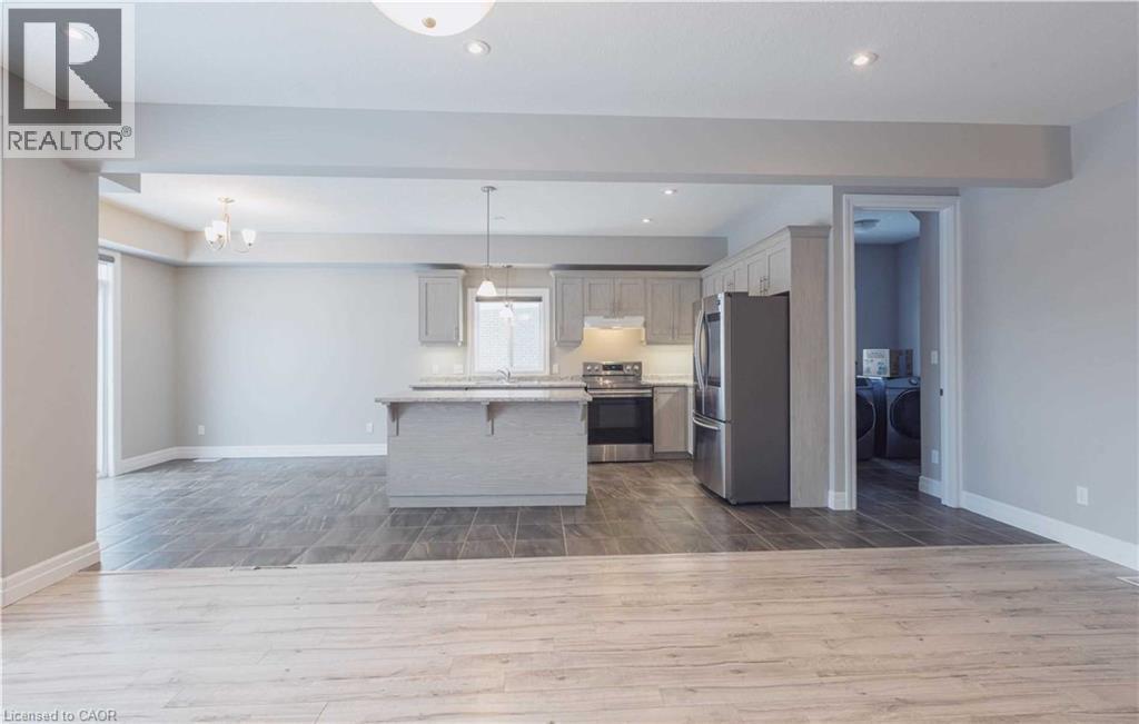 2825 Asima Drive, London, ON - Indoor Photo Showing Kitchen
