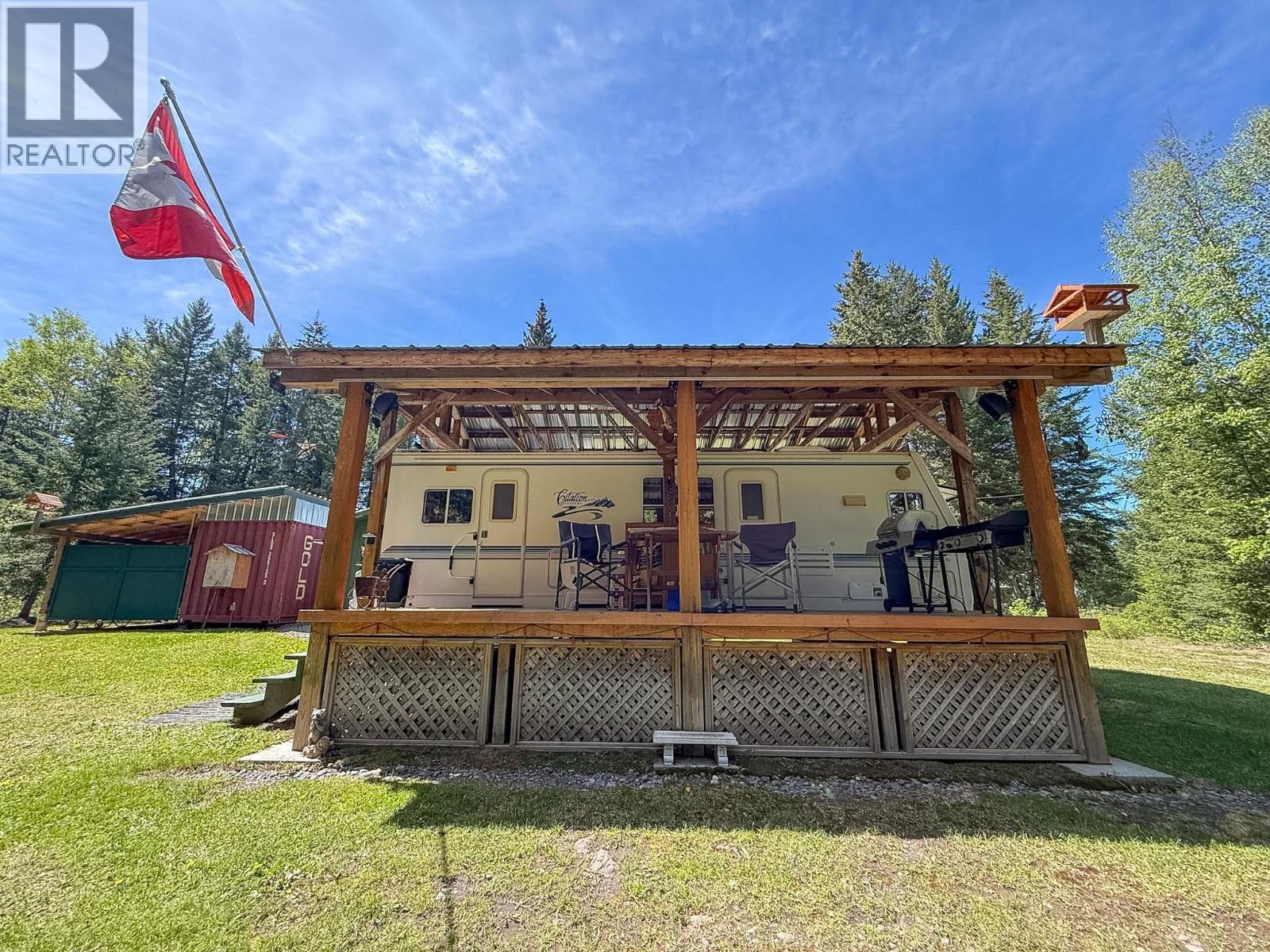 7532 Thomas Point Road, Sheridan Lake, BC - Outdoor With Deck Patio Veranda