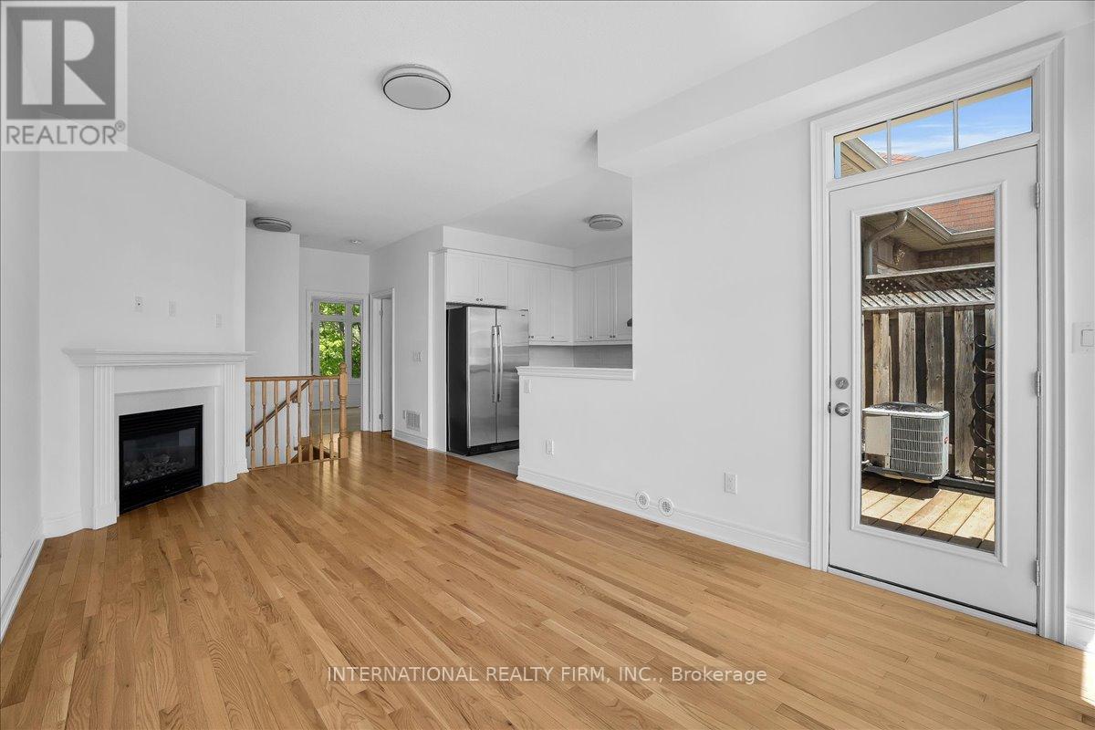 2014 Lakeshore Road W, Mississauga, ON - Indoor With Fireplace