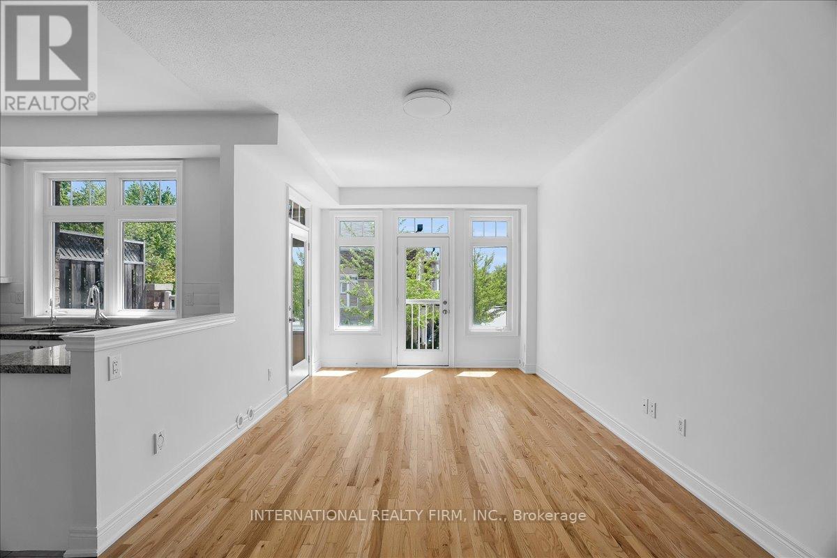 2014 Lakeshore Road W, Mississauga, ON - Indoor Photo Showing Other Room