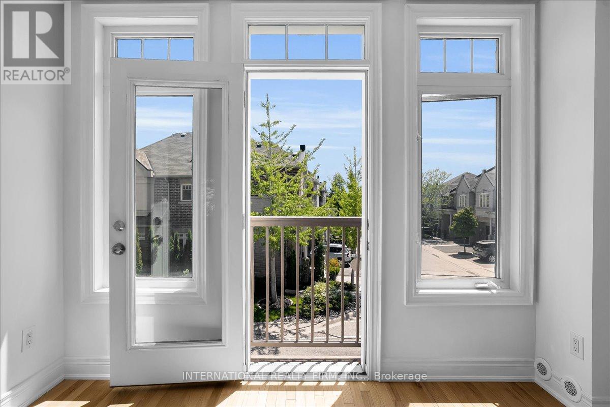 2014 Lakeshore Road W, Mississauga, ON - Indoor Photo Showing Other Room