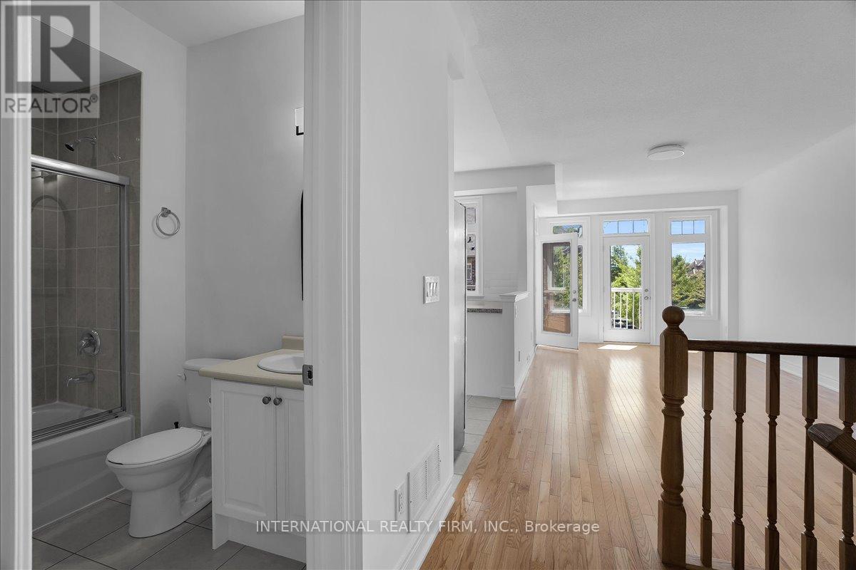 2014 Lakeshore Road W, Mississauga, ON - Indoor