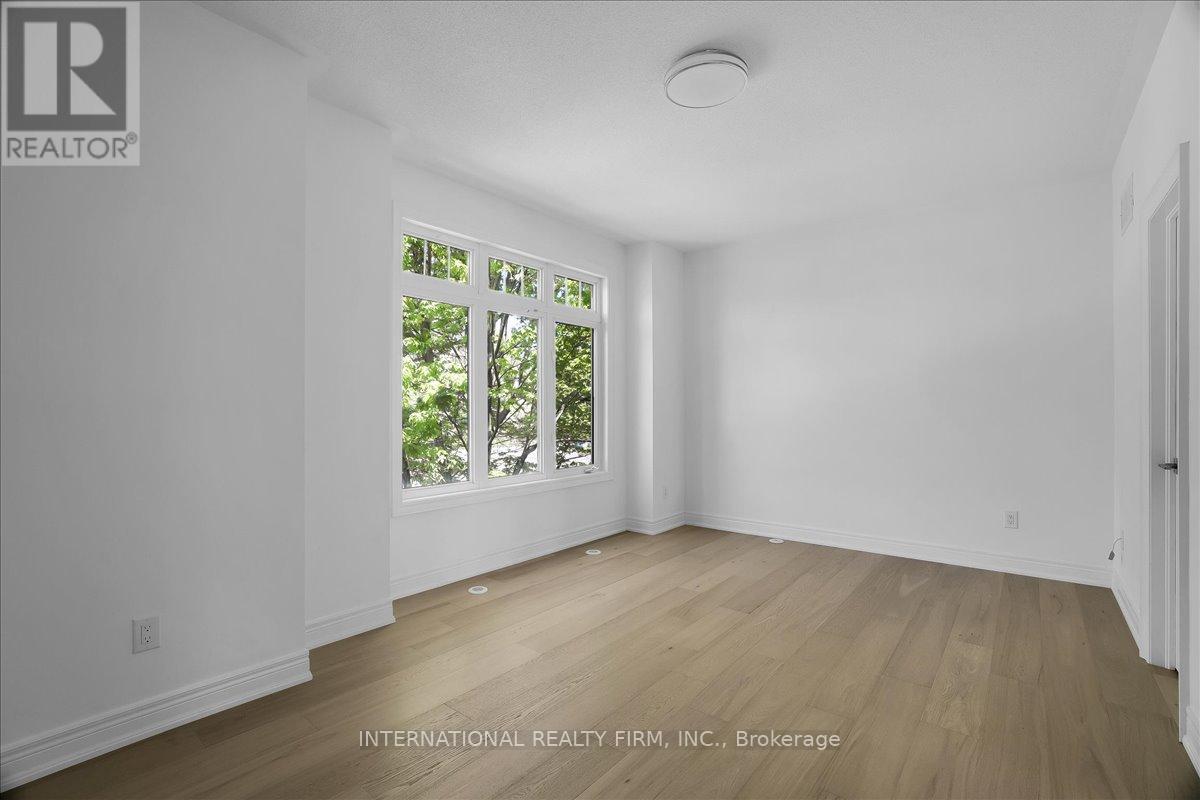 2014 Lakeshore Road W, Mississauga, ON - Indoor Photo Showing Other Room