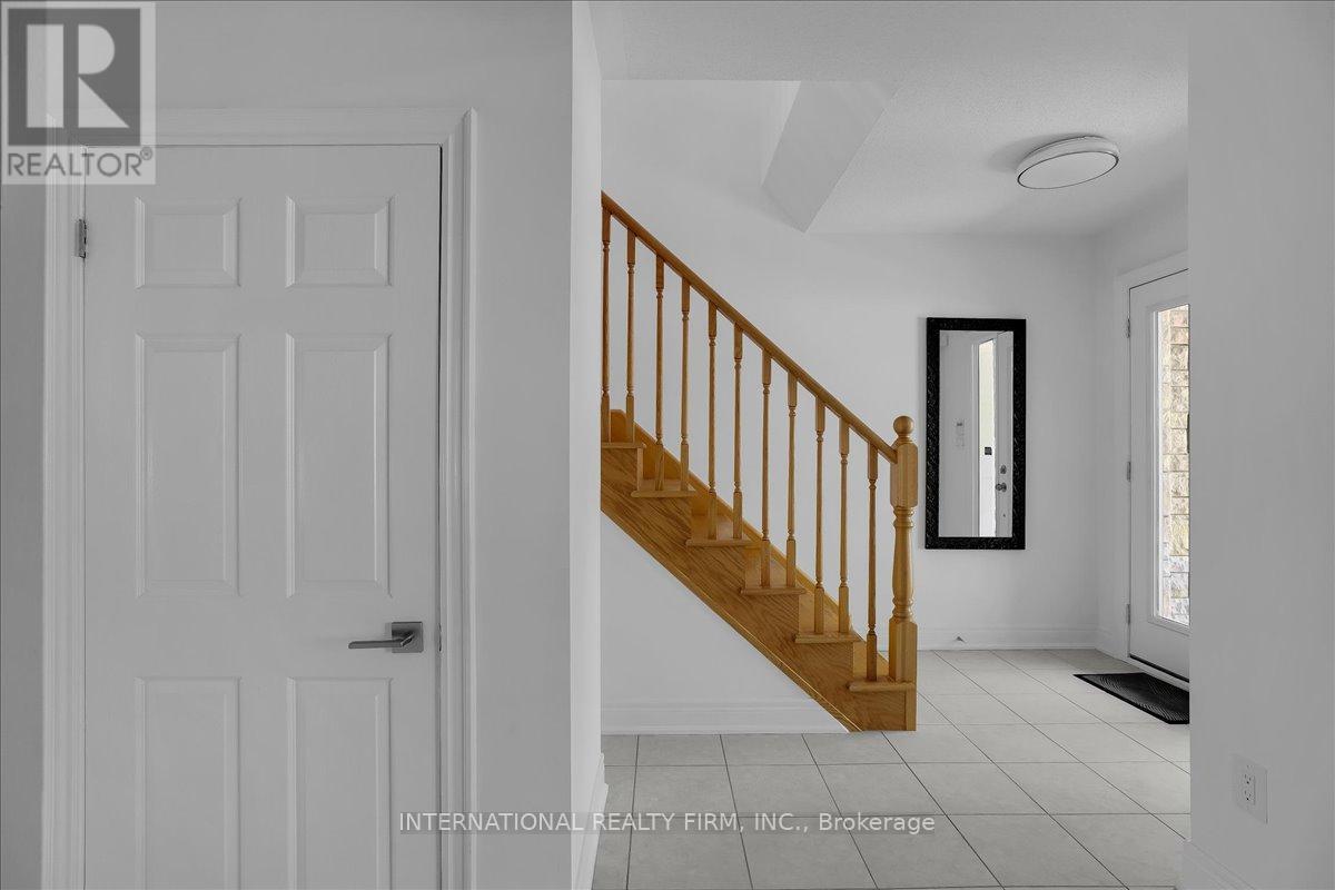 2014 Lakeshore Road W, Mississauga, ON - Indoor Photo Showing Other Room