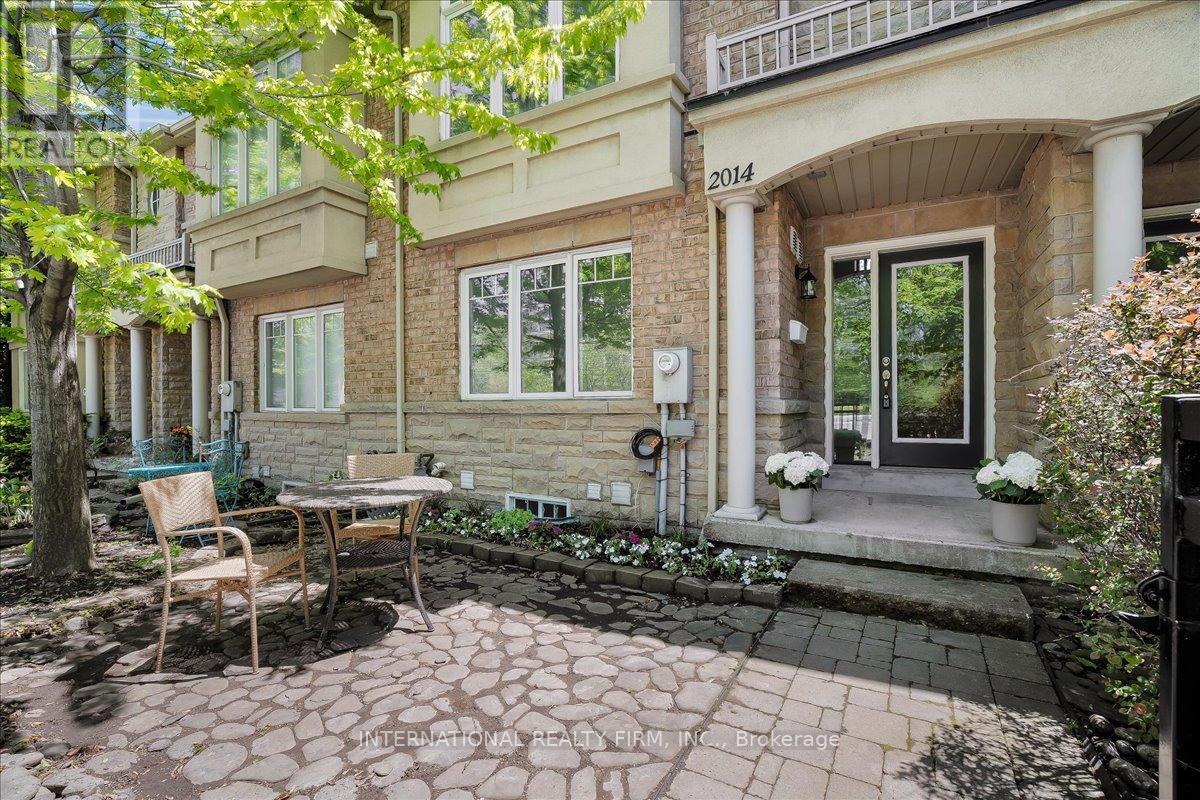 2014 Lakeshore Road W, Mississauga, ON - Outdoor With Deck Patio Veranda