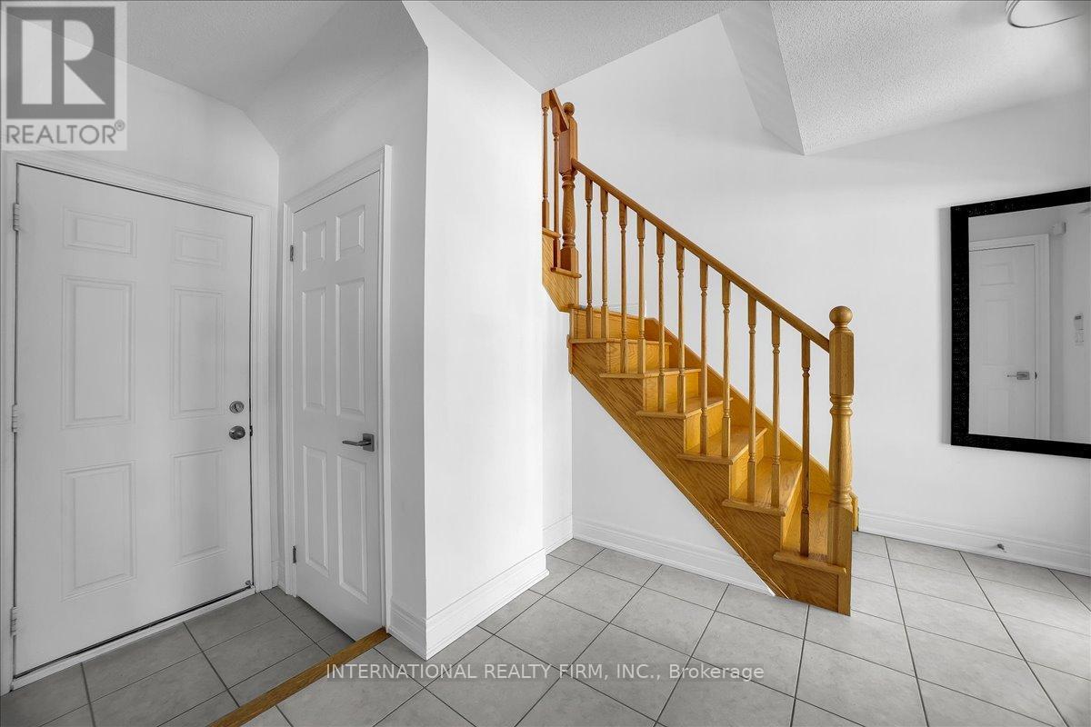 2014 Lakeshore Road W, Mississauga, ON - Indoor Photo Showing Other Room