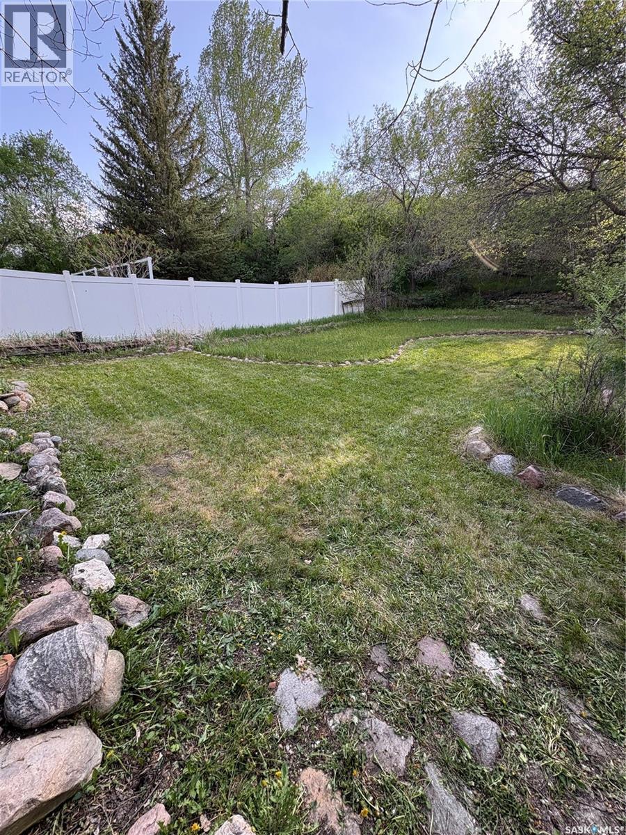 170 Elgin Crescent, Lumsden, SK - Outdoor