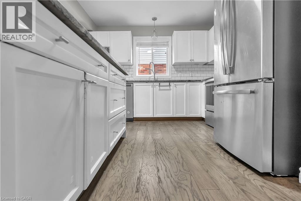 1630 Benjamin Drive, London, ON - Indoor Photo Showing Kitchen