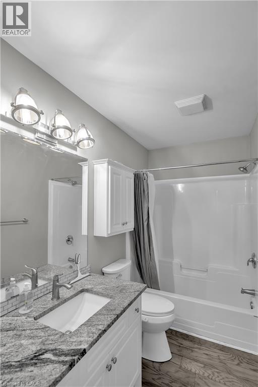 1630 Benjamin Drive, London, ON - Indoor Photo Showing Bathroom