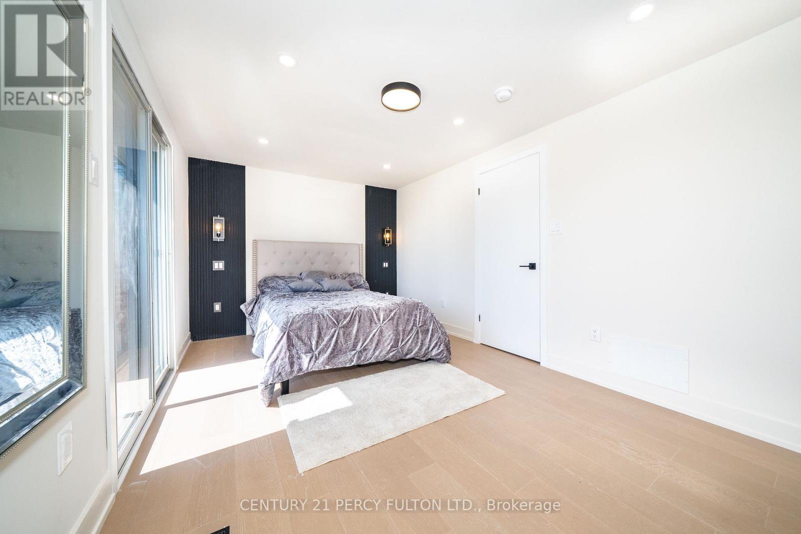 1611 Geta Circle, Pickering, ON - Indoor Photo Showing Bedroom