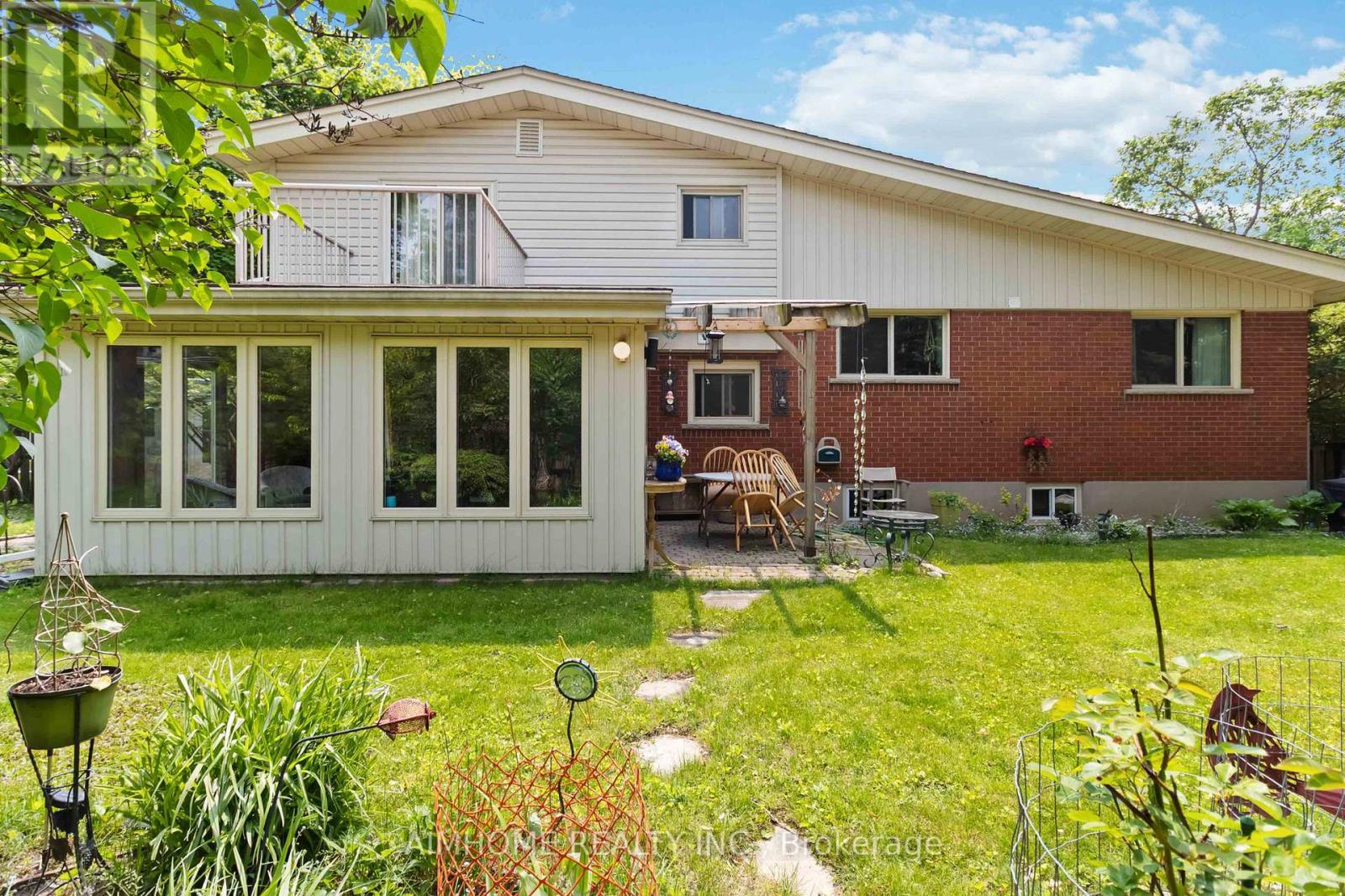 1031 Marley Crescent, Burlington, ON - Outdoor