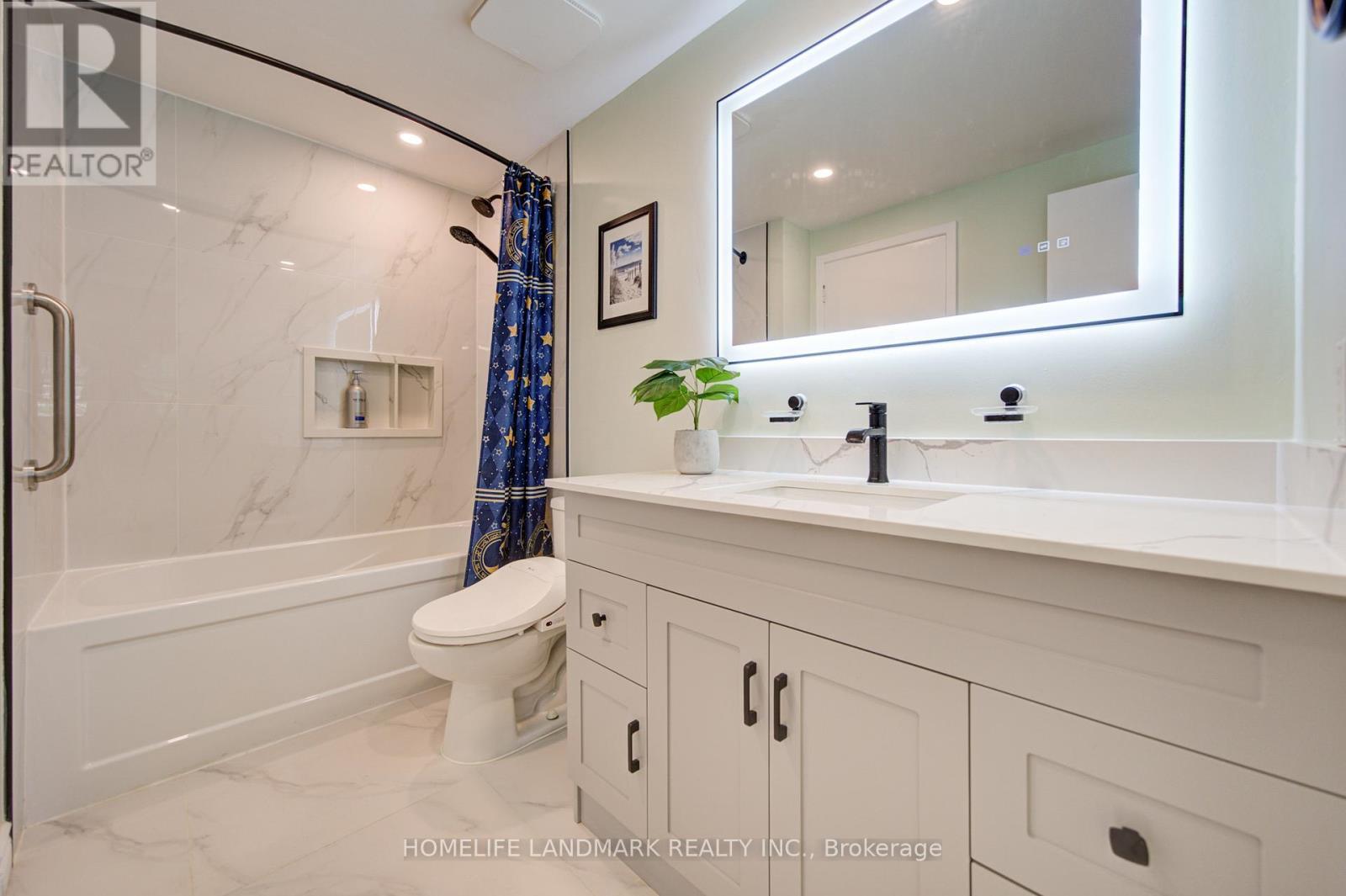 7 - 3345 Silverado Drive, Mississauga, ON - Indoor Photo Showing Bathroom