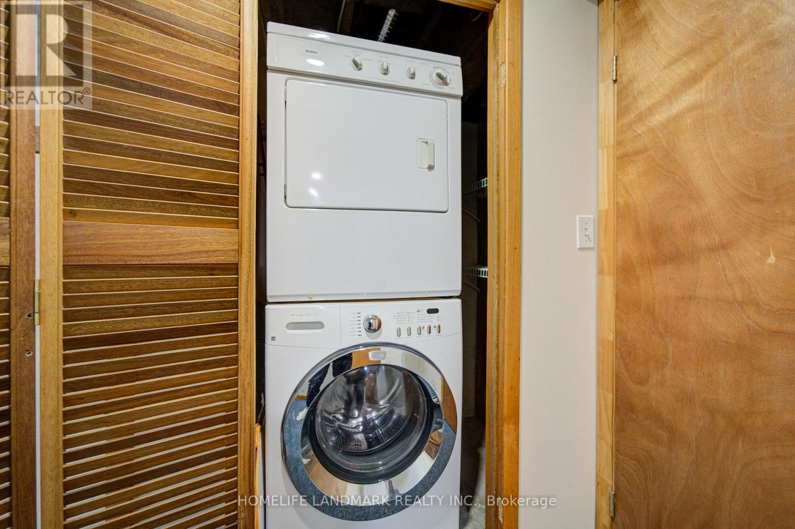 7 - 3345 Silverado Drive, Mississauga, ON - Indoor Photo Showing Laundry Room