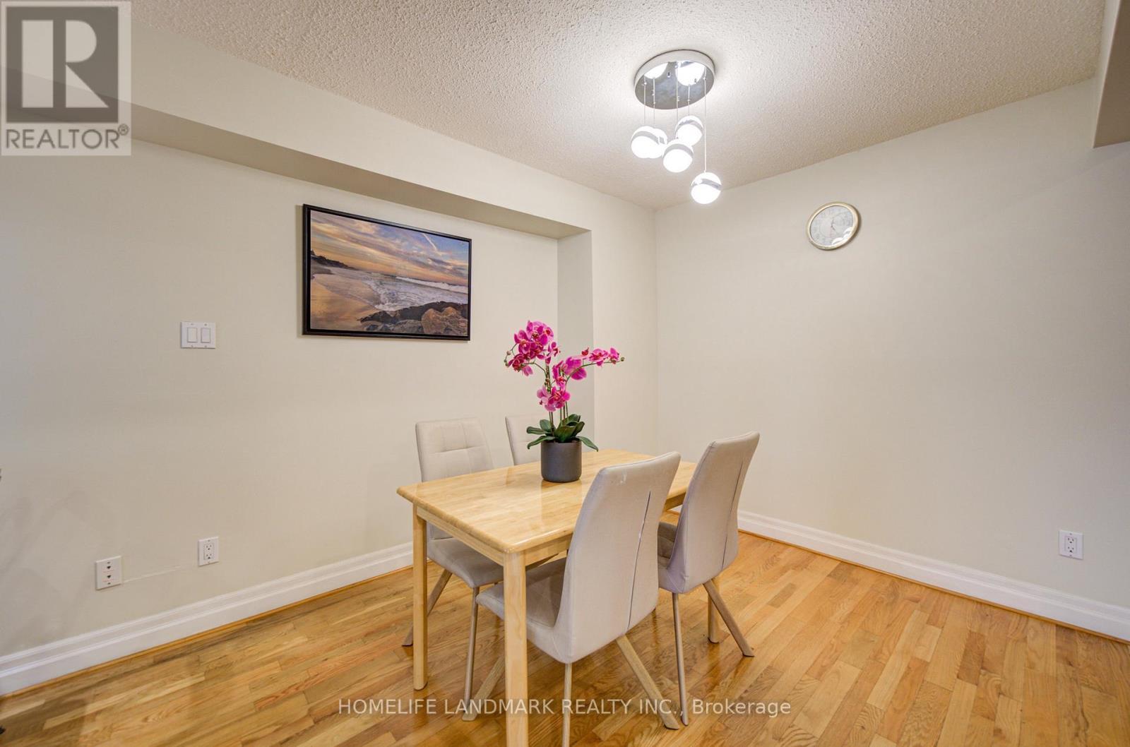 7 - 3345 Silverado Drive, Mississauga, ON - Indoor Photo Showing Dining Room