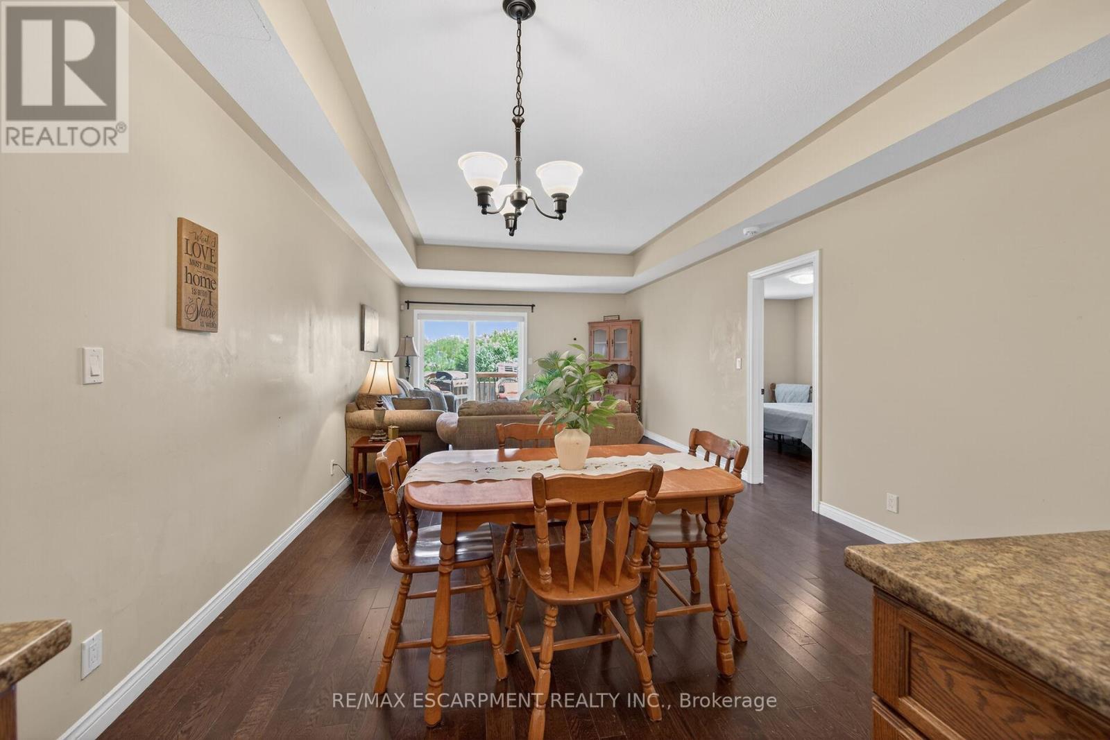 10 Emily Street, Haldimand, ON - Indoor Photo Showing Dining Room