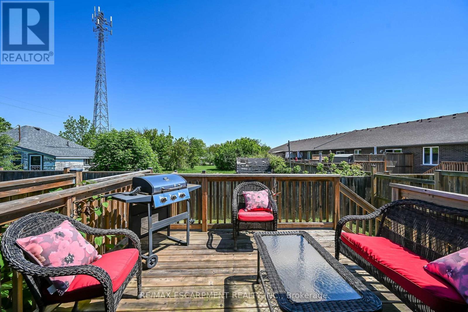 10 Emily Street, Haldimand, ON - Outdoor With Deck Patio Veranda