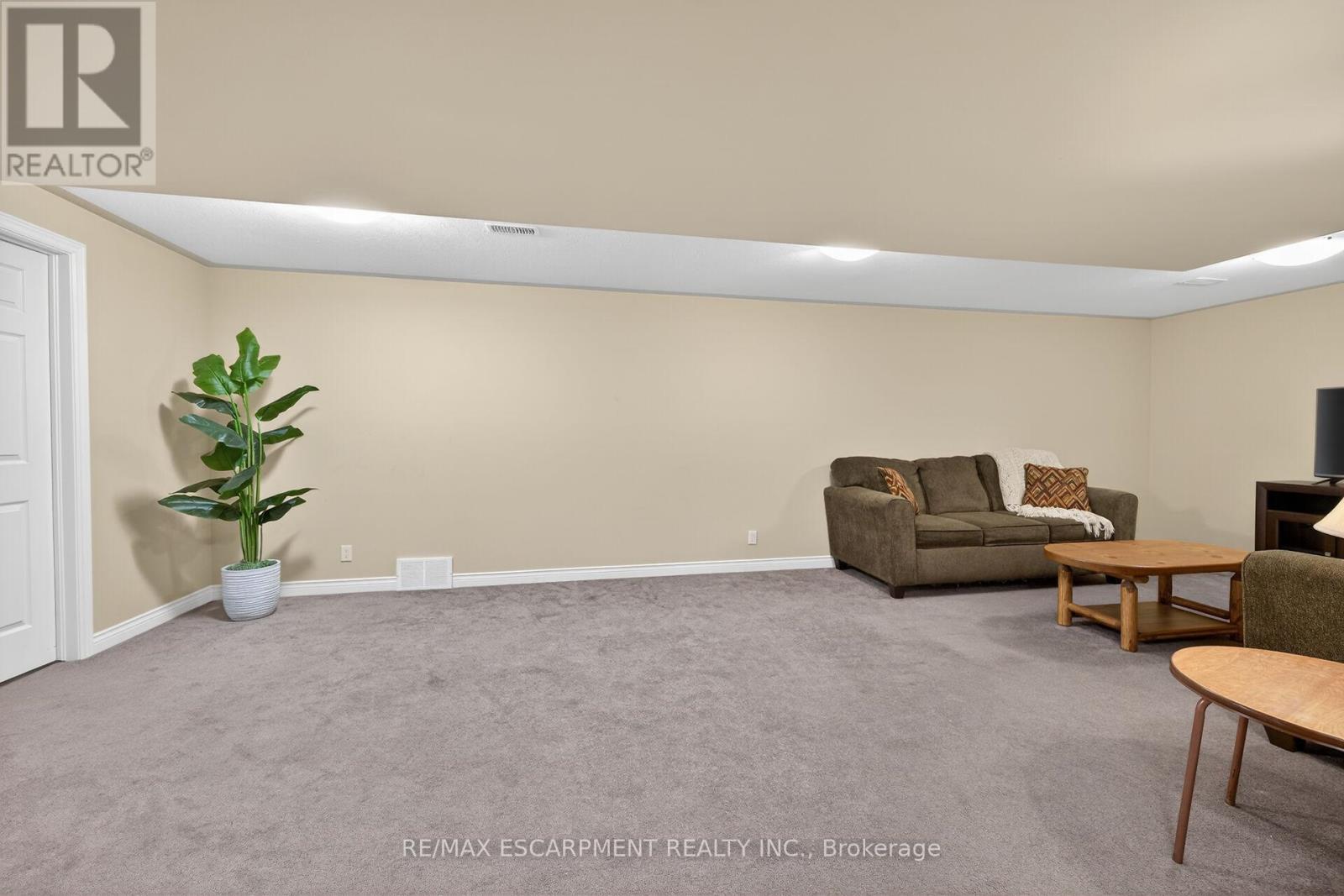 10 Emily Street, Haldimand, ON - Indoor