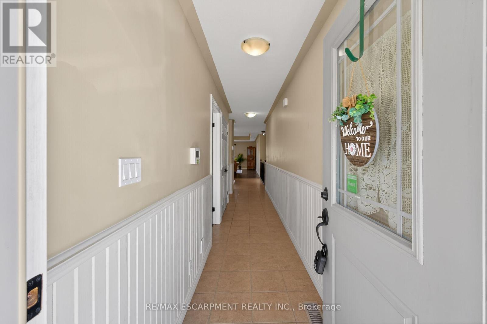 10 Emily Street, Haldimand, ON - Indoor Photo Showing Other Room